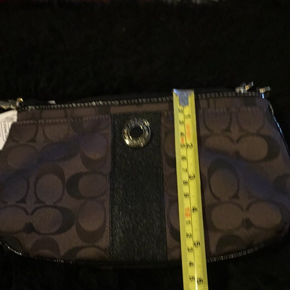 AUTHENTIC COACH SIGNATURE WRISTLET - Picture 6 of 8